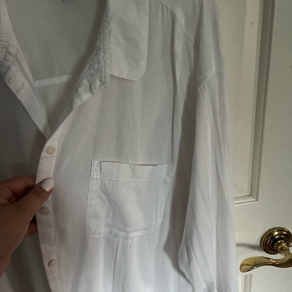 Loose linen button up - Picture 2 of 3